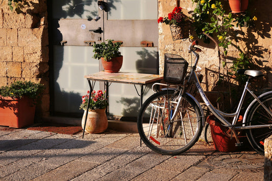 Modern and Mediterranean Pots and Planters for Bungalows