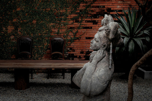 The Ultimate Guide to Choosing the Perfect Large Garden Statues for Your Outdoor Space