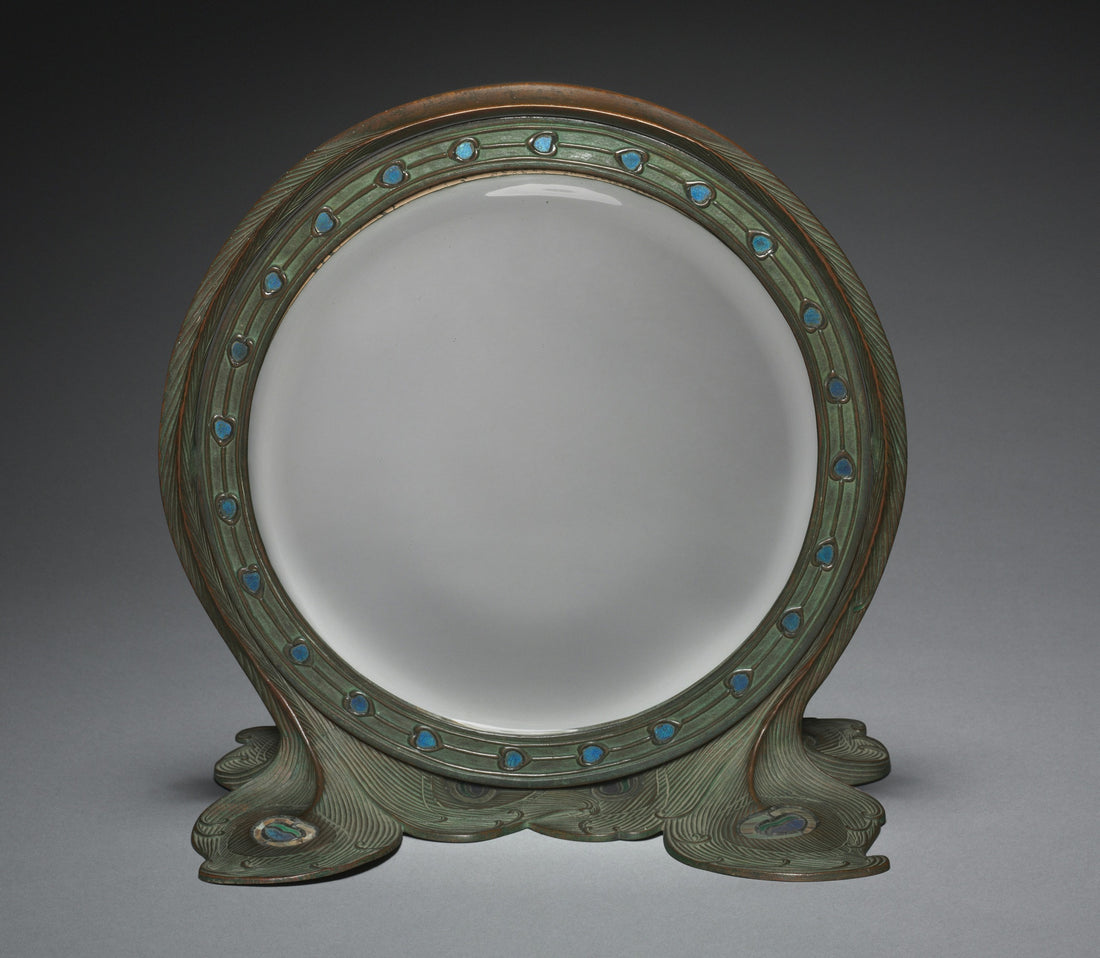 Oval Shape Mirror: A Revival of the Renaissance in Modern Design